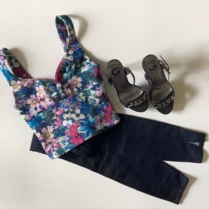 Size XS Blue floral bustier zip back crop top